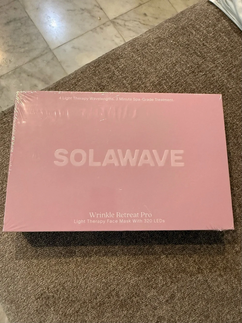 Solawave Wrinkle Retreat Pro Light Therapy Mask – Pink